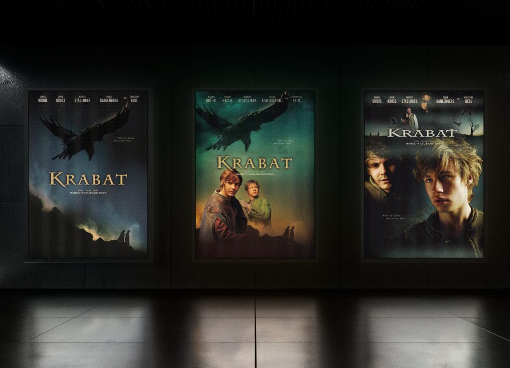 Drei Filmplakate Krabat mit Rabe, zwei jungen Männern und Porträt auf dunklem Grund für Filmproduktionen Archiv